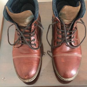 9.5 Mens shoes slightly worn still in good condition. Good winter shoes